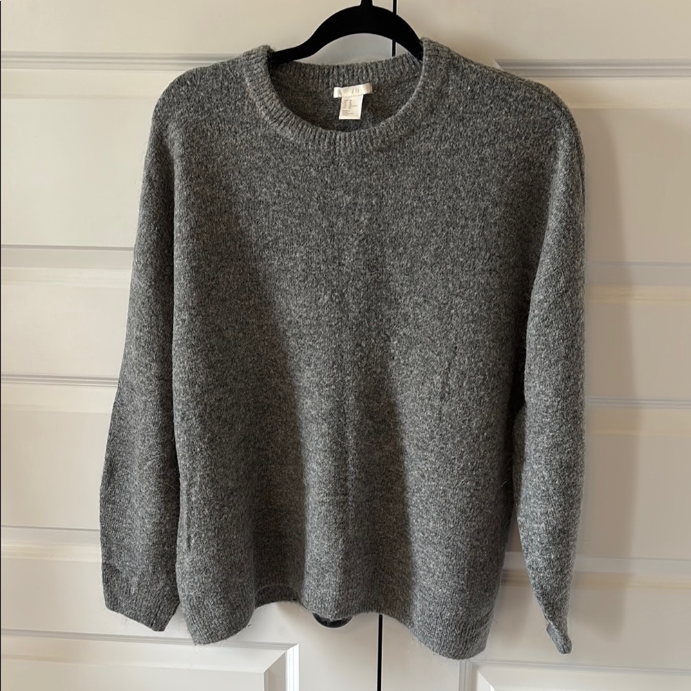H&M Gray Crew Neck Sweater